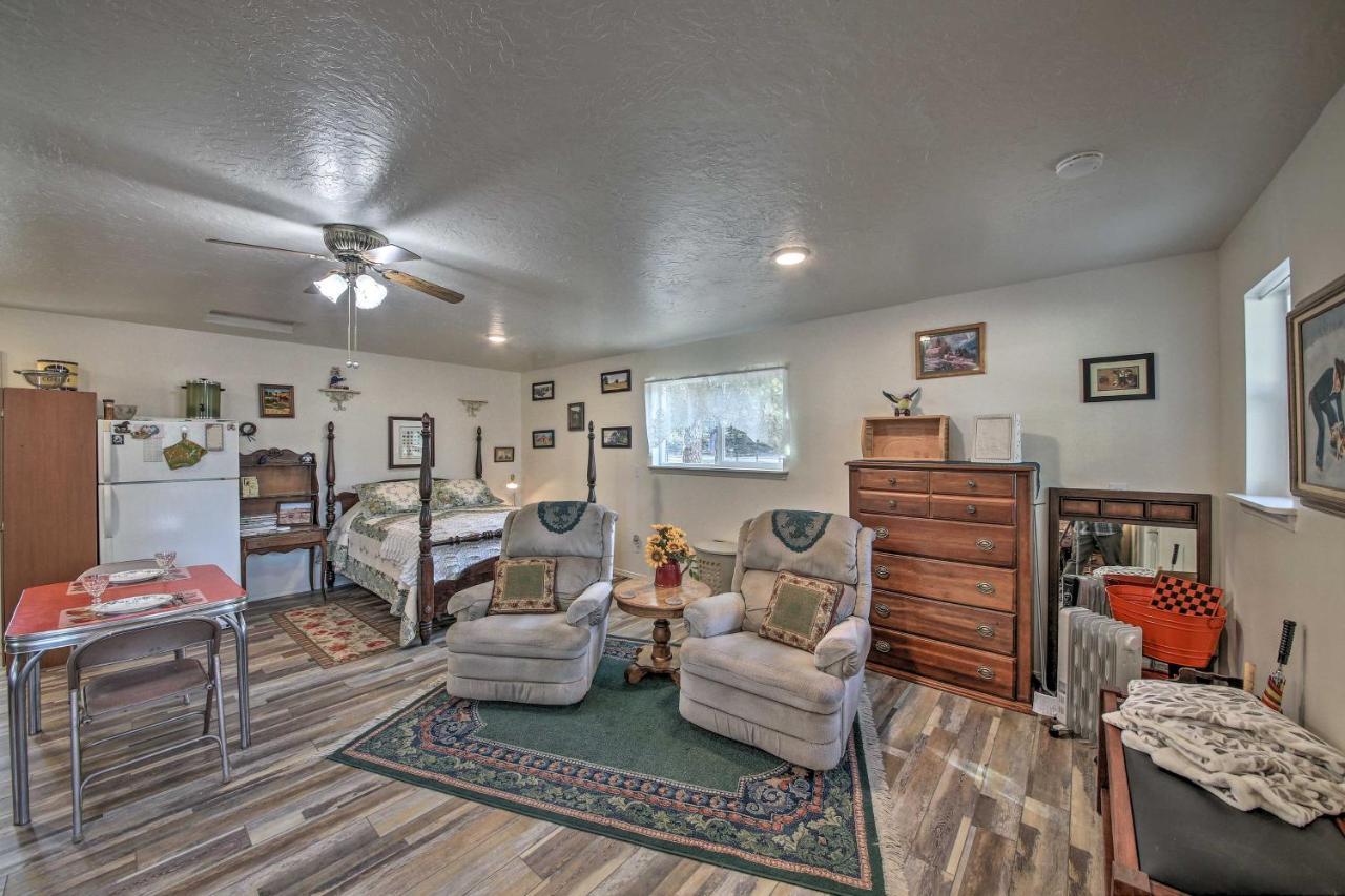 Pet-Friendly Libby Cottage With Mountain Views! Exterior photo