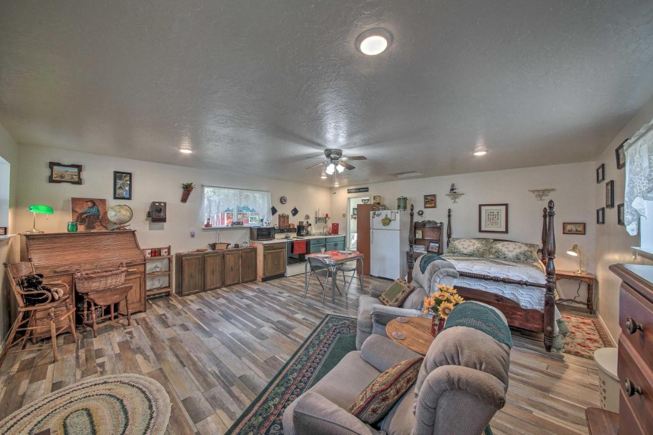 Pet-Friendly Libby Cottage With Mountain Views! Exterior photo